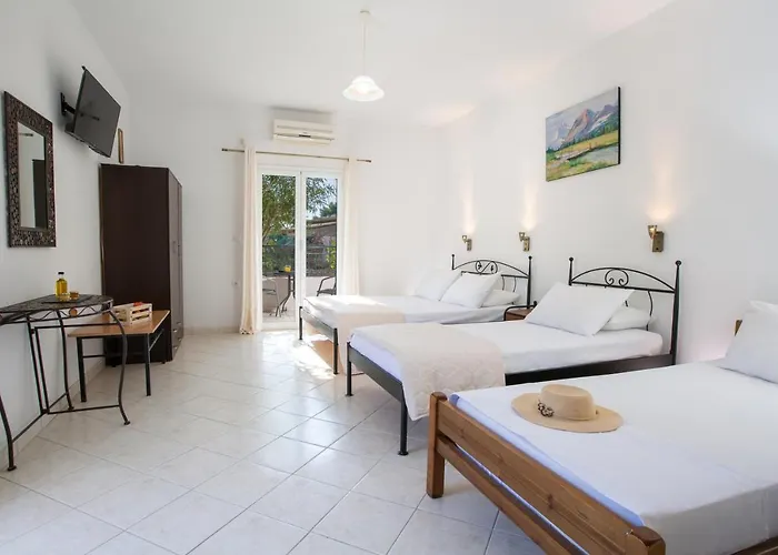 Spacious Studios Lefkada Mountain View Near Beach